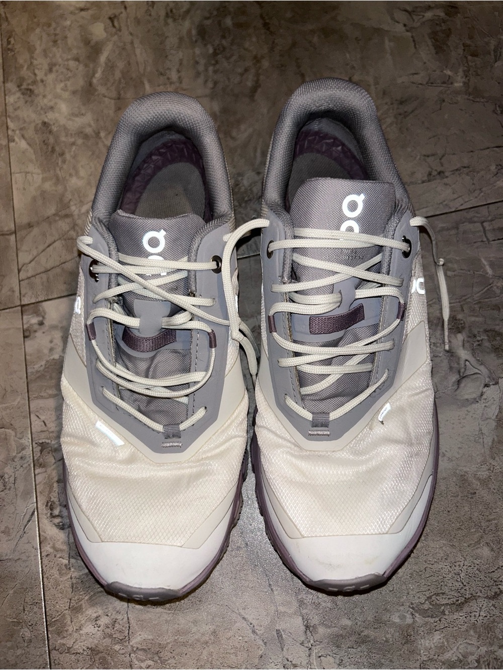 On Cloud Helion Cloudventure Running Shoes in Light Purple and White/Grey